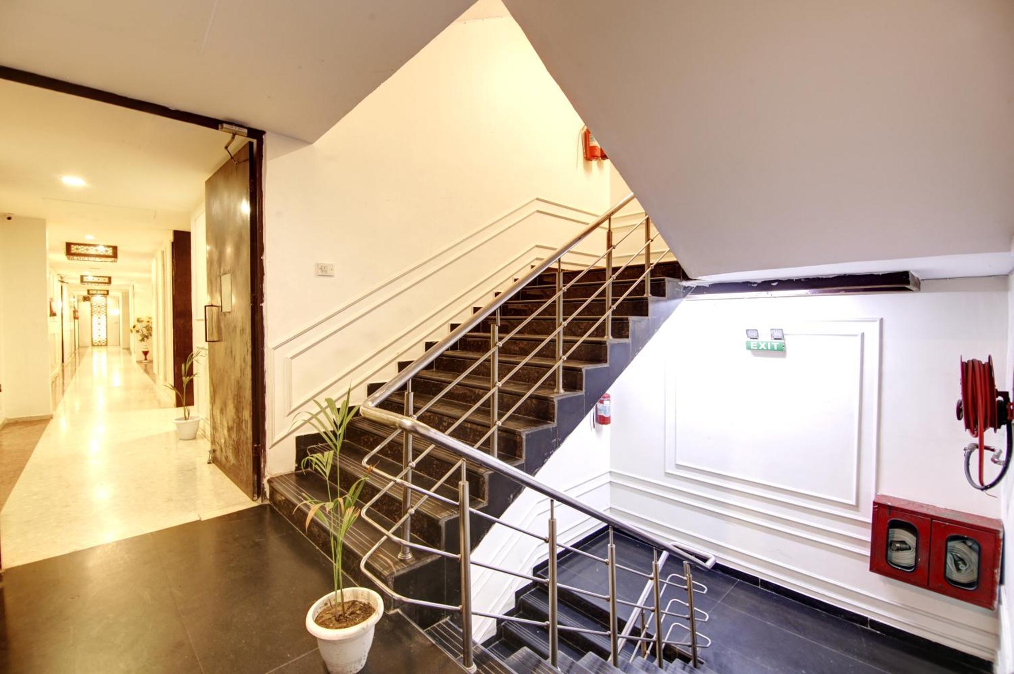 Hotel Wk Comfort - Near White Clove Yeni Delhi Dış mekan fotoğraf