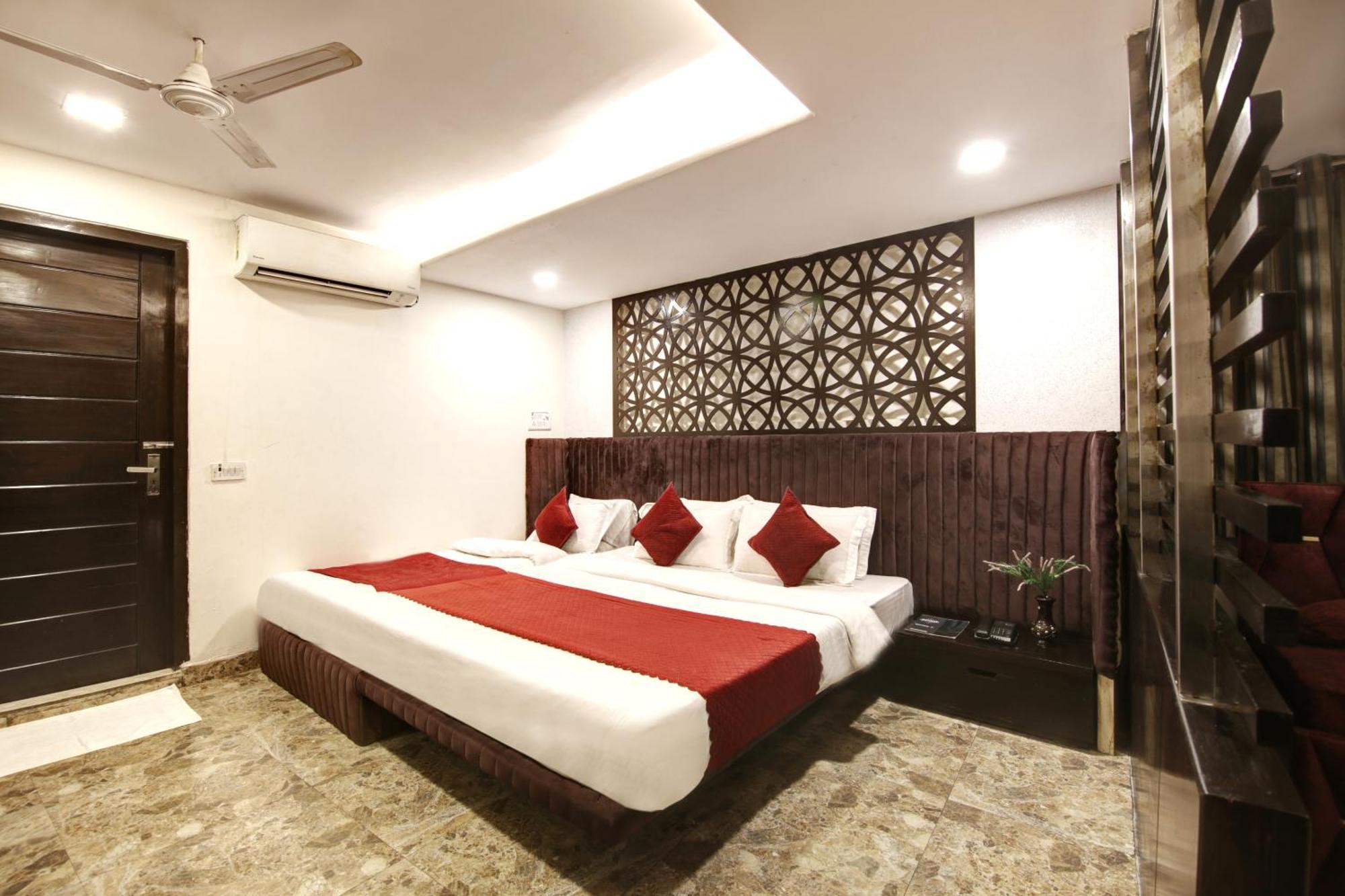 Hotel Wk Comfort - Near White Clove Yeni Delhi Dış mekan fotoğraf