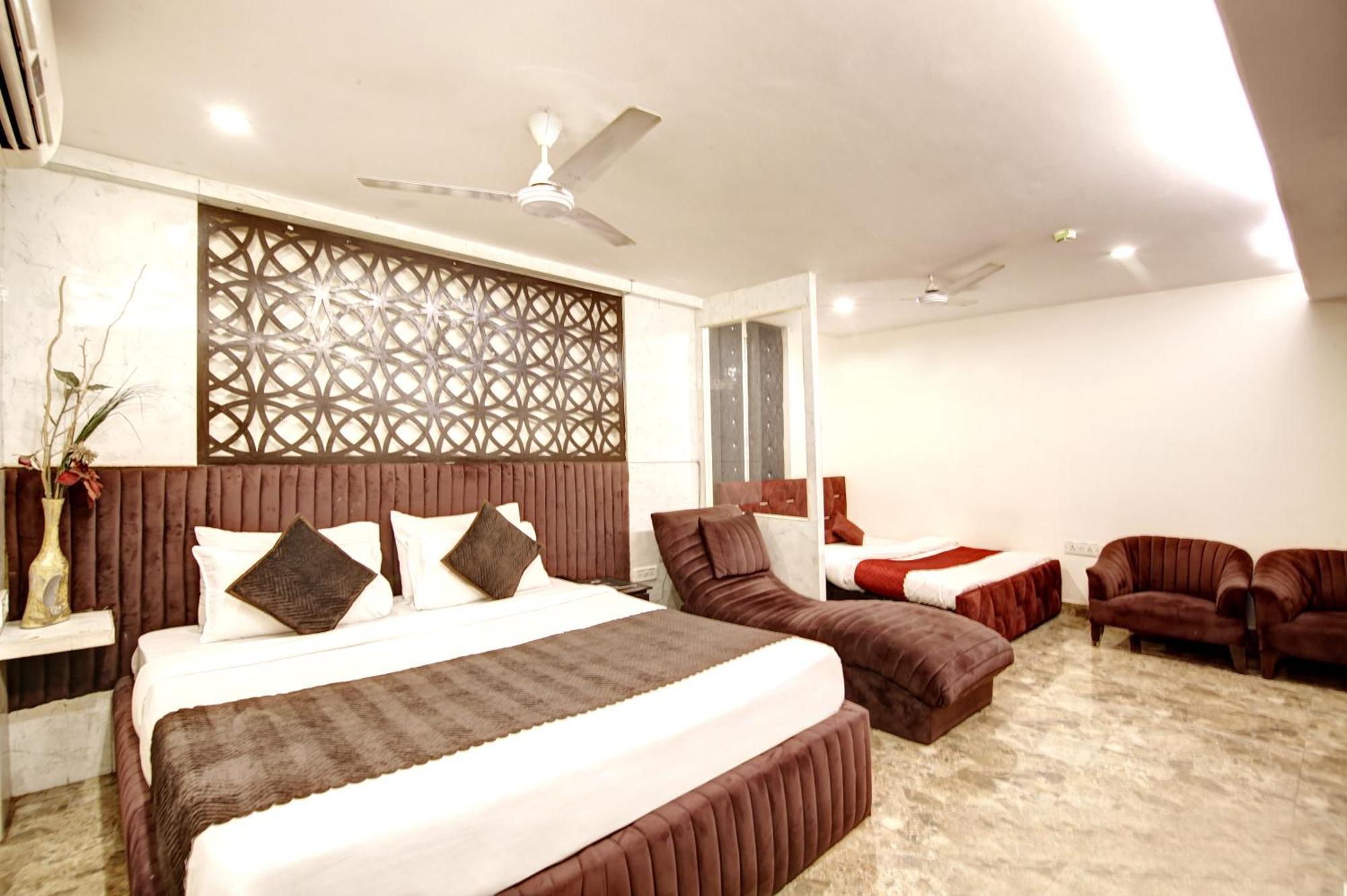 Hotel Wk Comfort - Near White Clove Yeni Delhi Dış mekan fotoğraf
