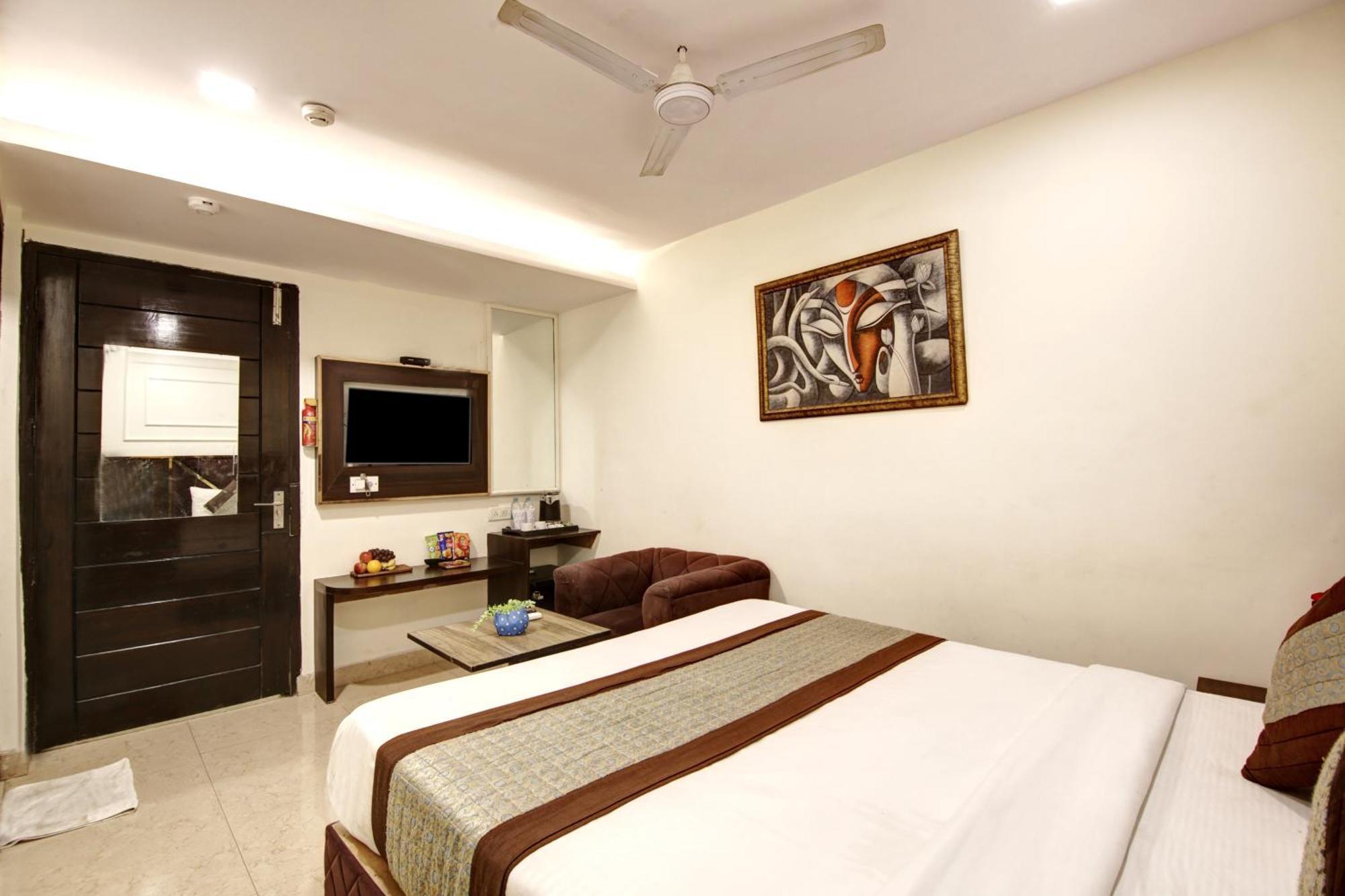 Hotel Wk Comfort - Near White Clove Yeni Delhi Dış mekan fotoğraf