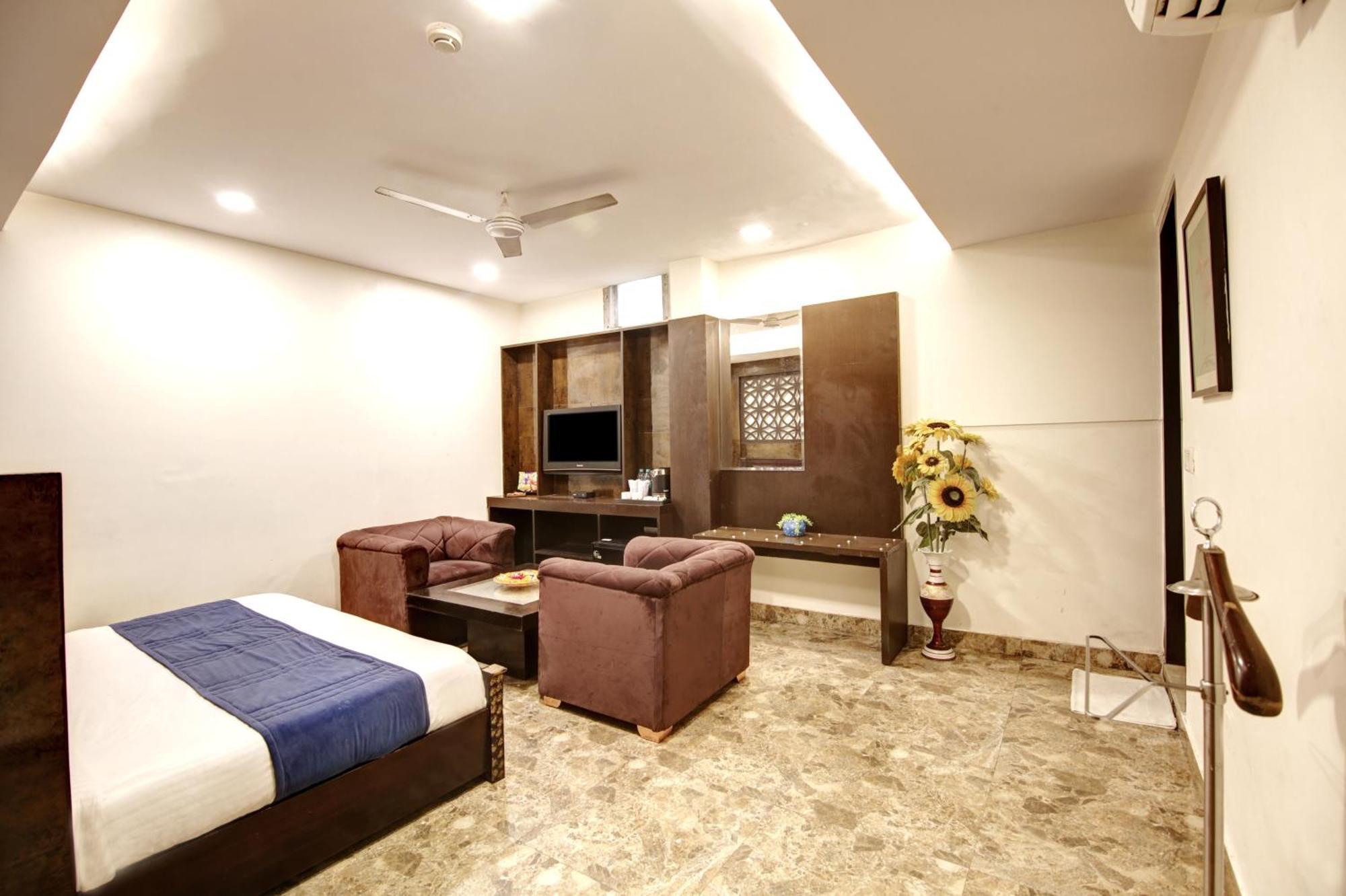 Hotel Wk Comfort - Near White Clove Yeni Delhi Dış mekan fotoğraf
